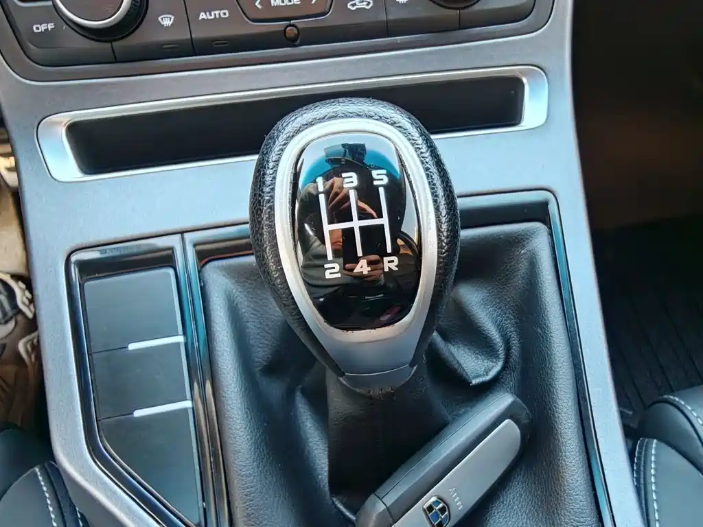 Geely Vision S1 2018 2018 1.5L Manual Sharp Enjoy