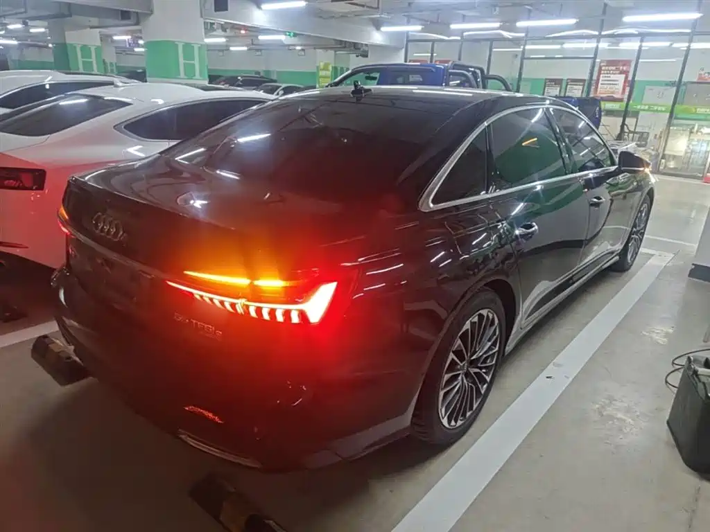 Audi A6L New Energy 2020 55 TFSI e quattro фото 7