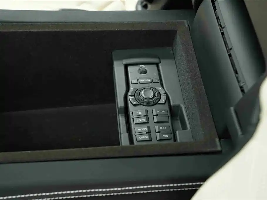Audi Q7 2010 2010 Model 6.0 V12 TDI Flagship