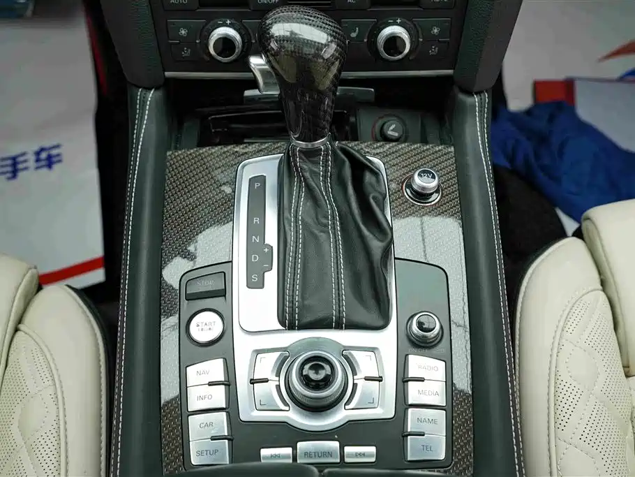 Audi Q7 2010 2010 Model 6.0 V12 TDI Flagship