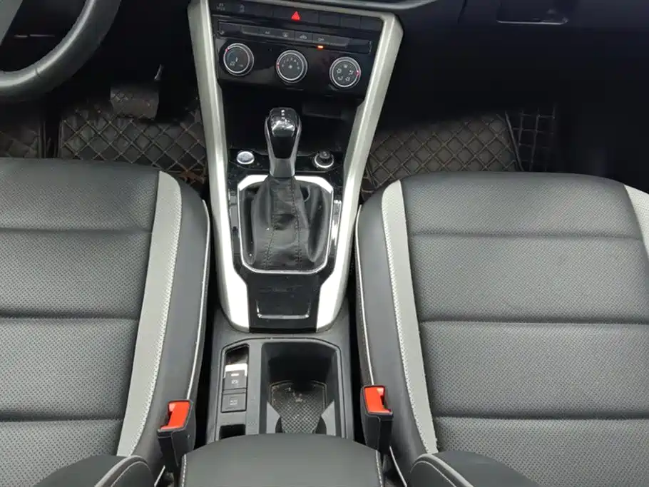 Volkswagen T-ROC 2023 280TSI DSG 2WD Time Edition фото 16