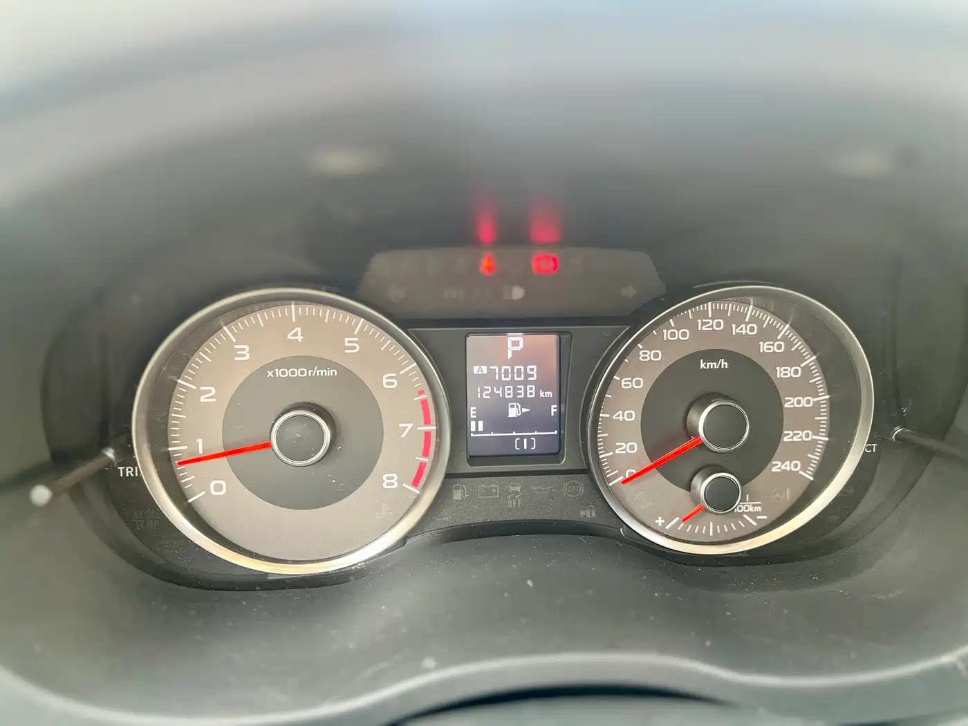 Subaru Forester 2015 2.0i Special Commemorative Edition фото 17