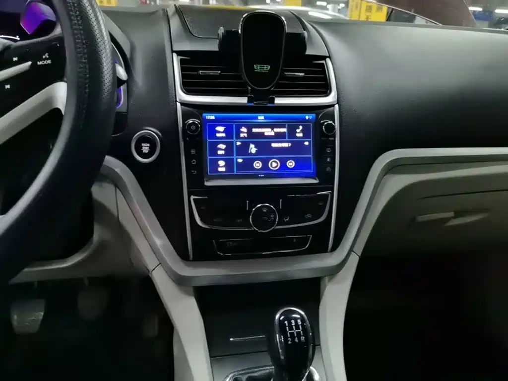 Фото 13 - Geely Emgrand