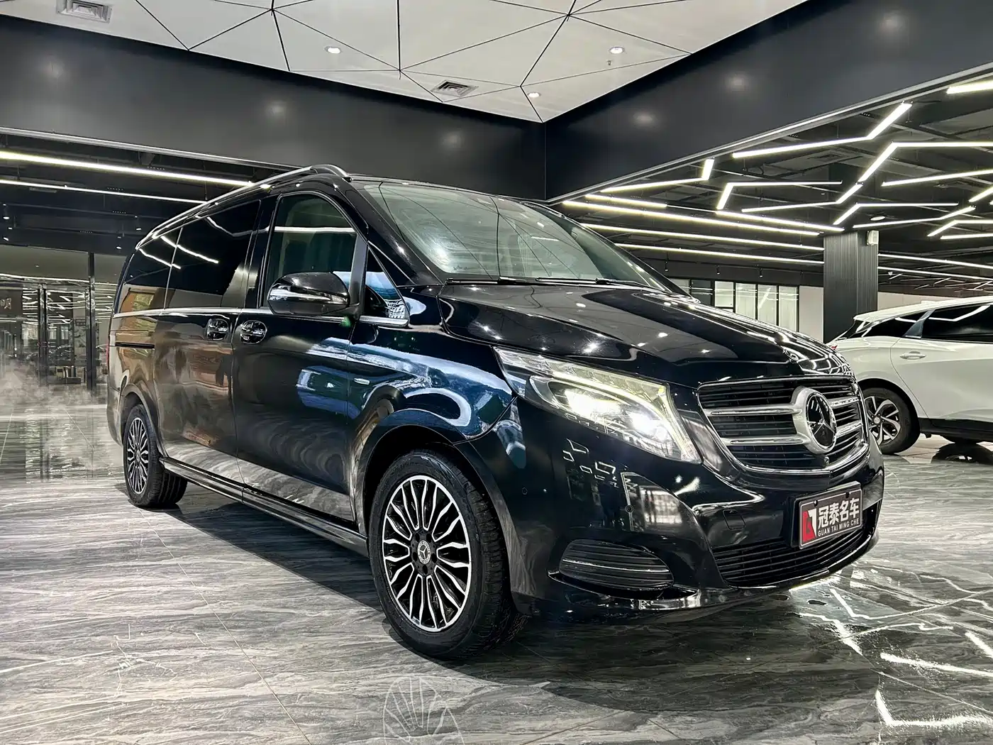 Mercedes-Benz V-Class 2018 V 260 Premium Edition China V фото 3