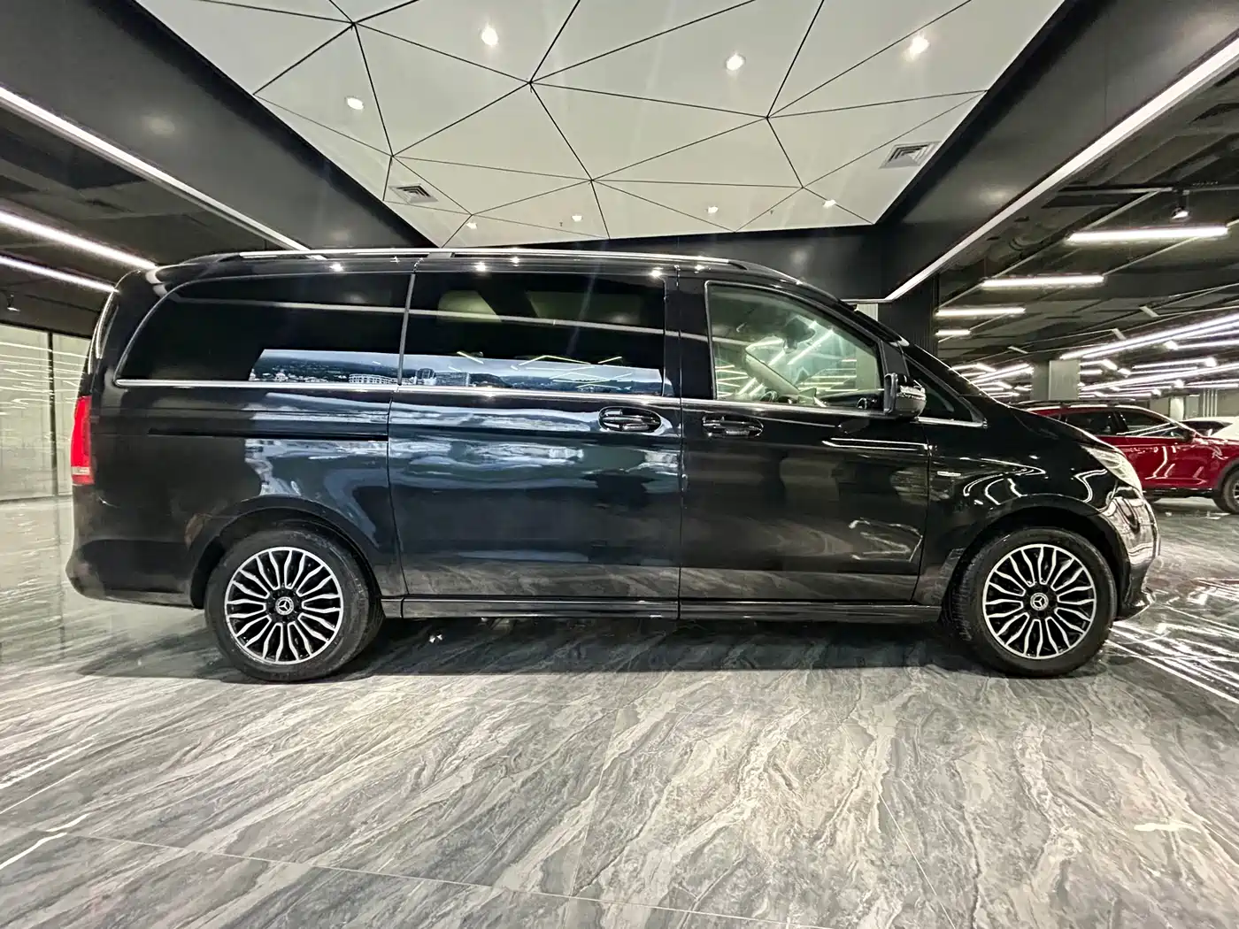 Mercedes-Benz V-Class 2018 V 260 Premium Edition China V фото 4