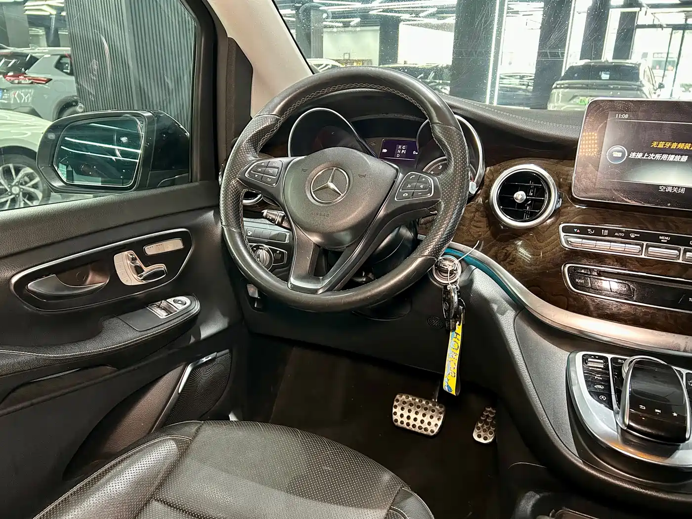 Mercedes-Benz V-Class 2018 V 260 Premium Edition China V фото 23
