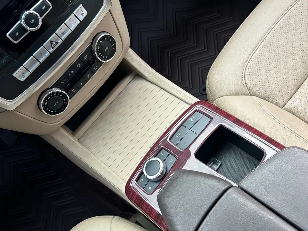 Mercedes-Benz M-Class 2015 ML 320 4MATIC фото 19