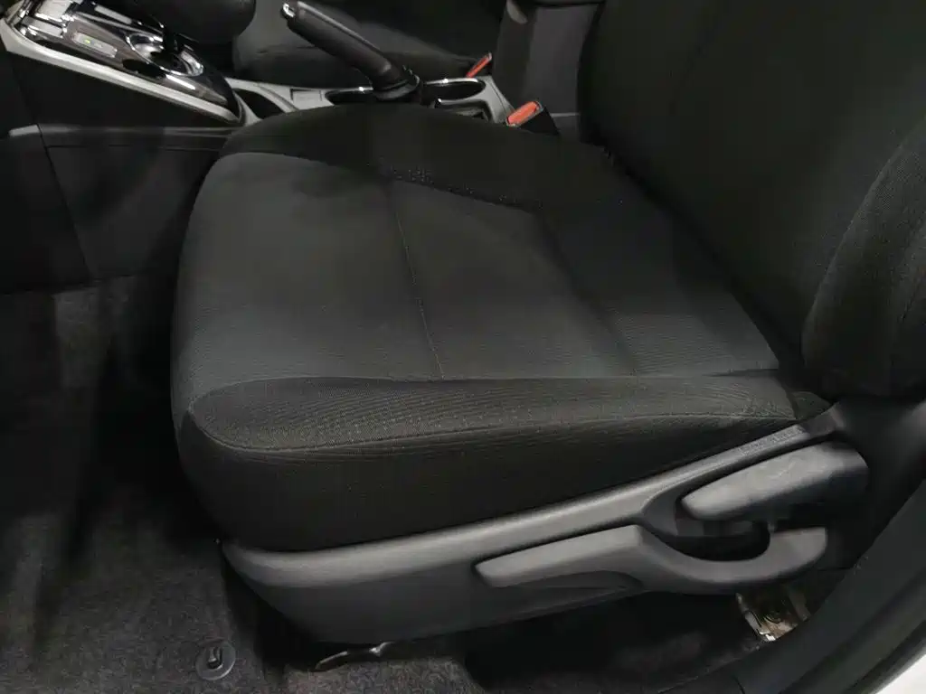 Toyota Corolla Twin Engine E+ 2019 1.8L E-CVT Leading Edition фото 20