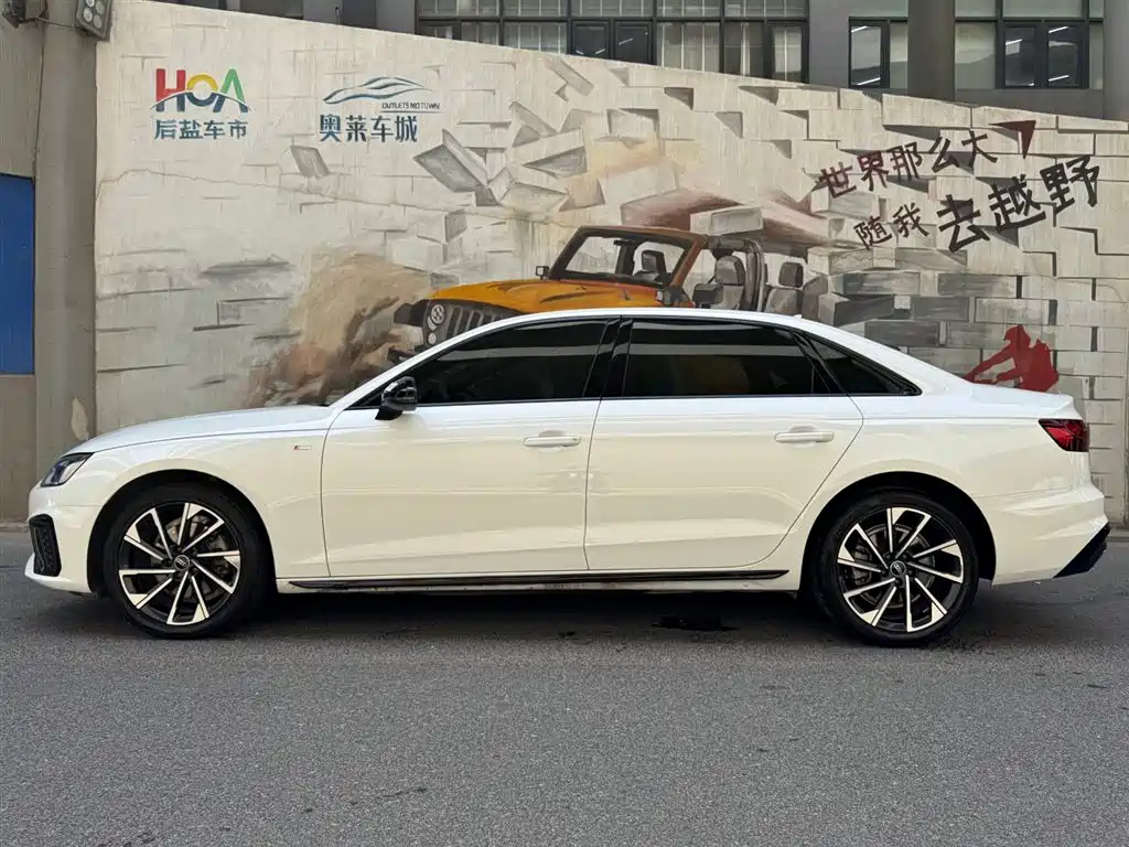 Audi A4L 2023 40 TFSI Luxury Sport фото 3