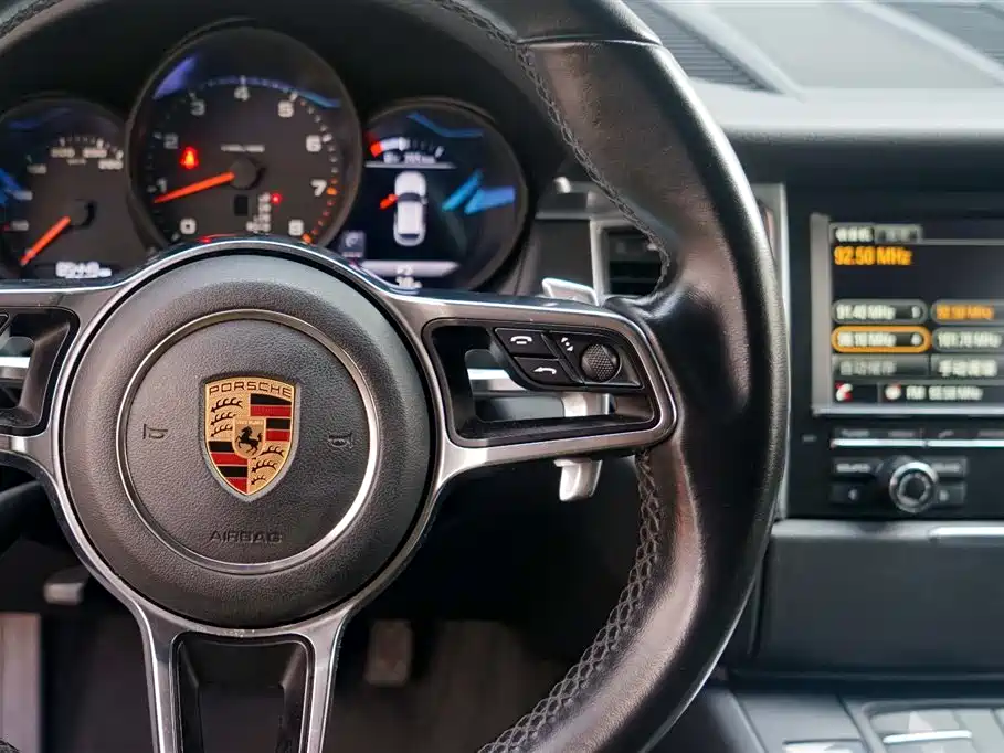 Porsche Macan 2016 Macan 2.0T фото 17