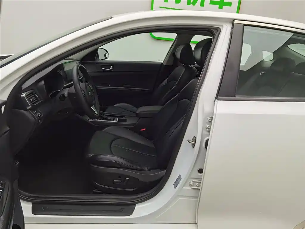 Kia K5 2016 2.0L Hybrid GLS фото 10