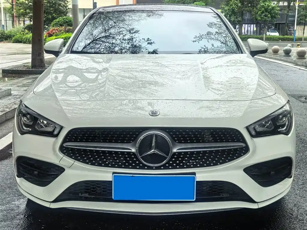 MERCEDES-BENZ CLA