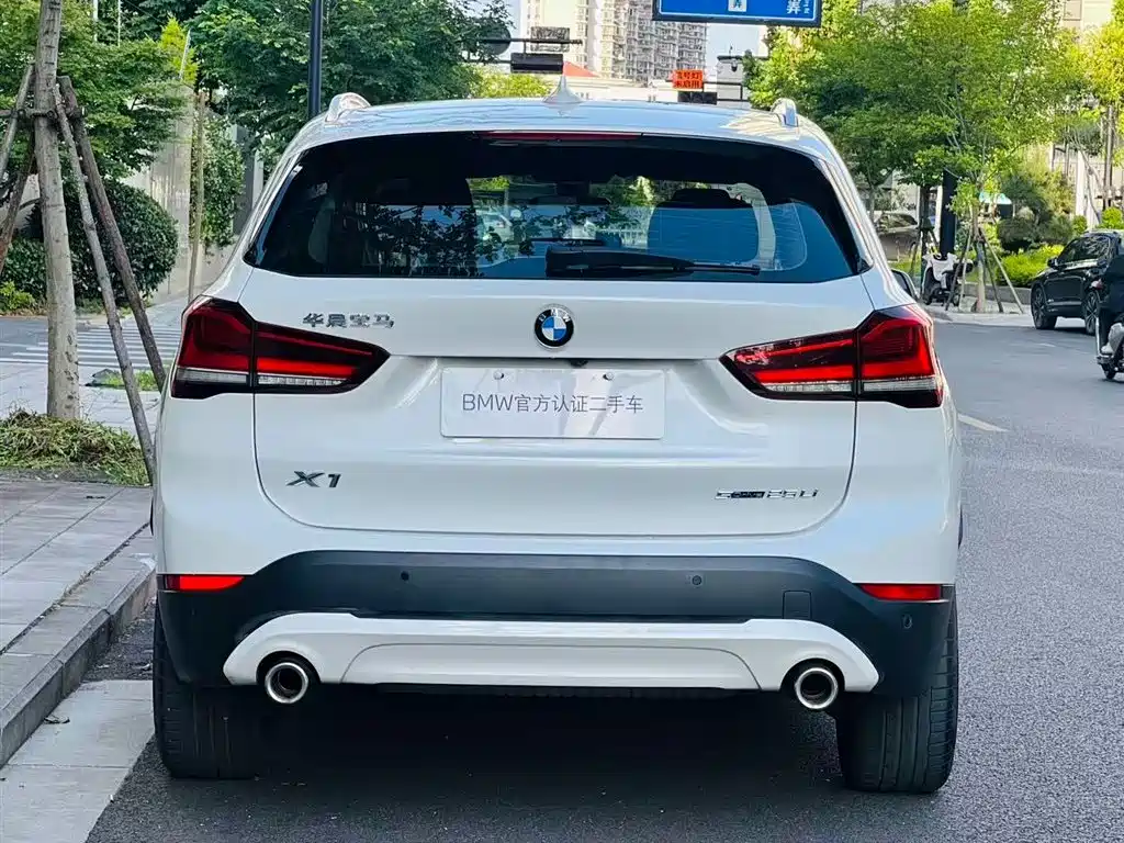 BMW X1 2021 sDrive25Li Leading фото 5