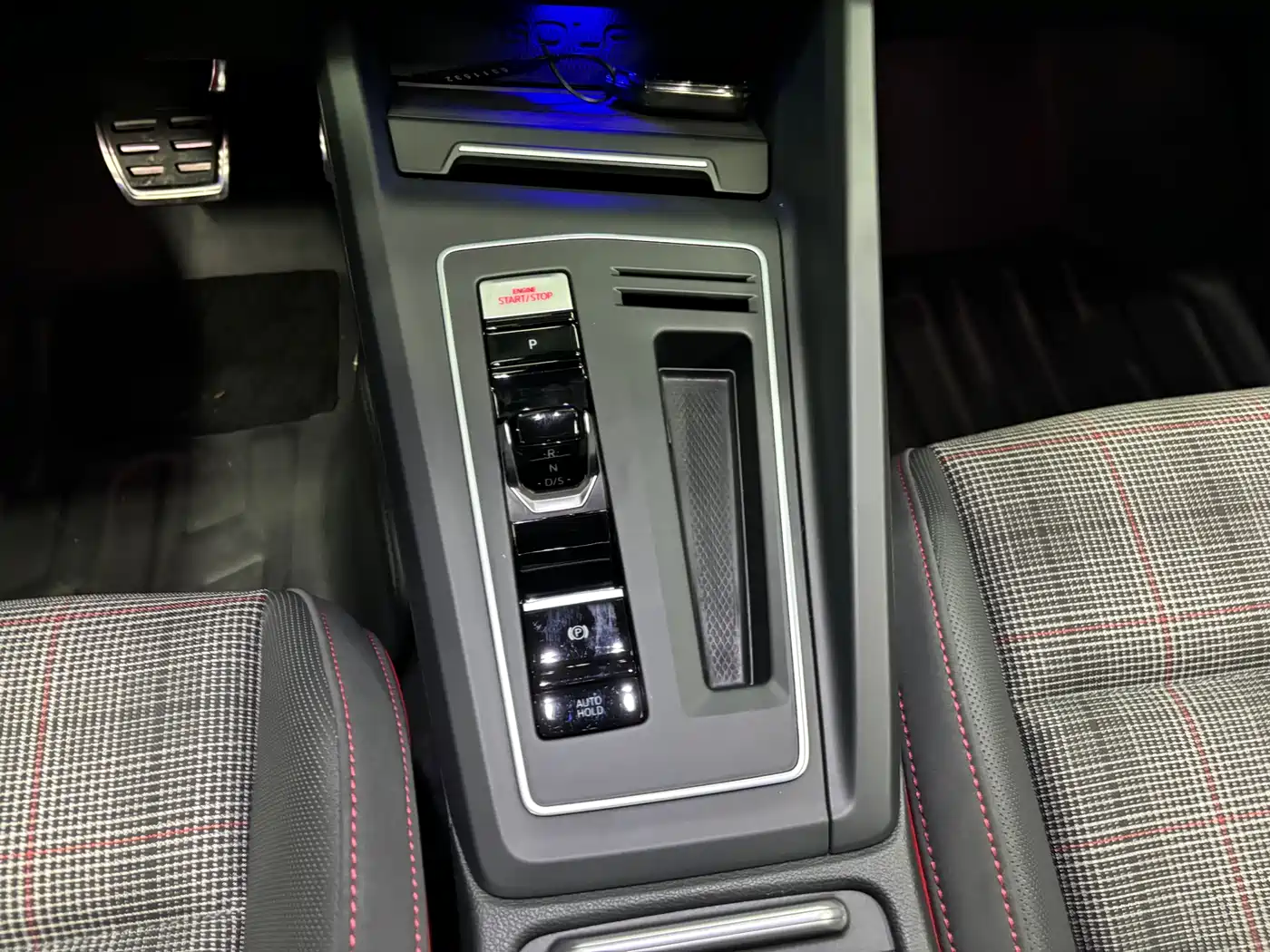 Volkswagen Golf GTI 2023 380TSI DSG GTI фото 11