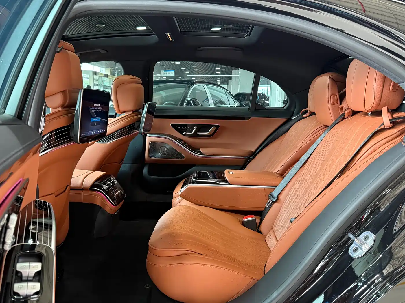 Фото 6 - Mercedes-Benz S-Class