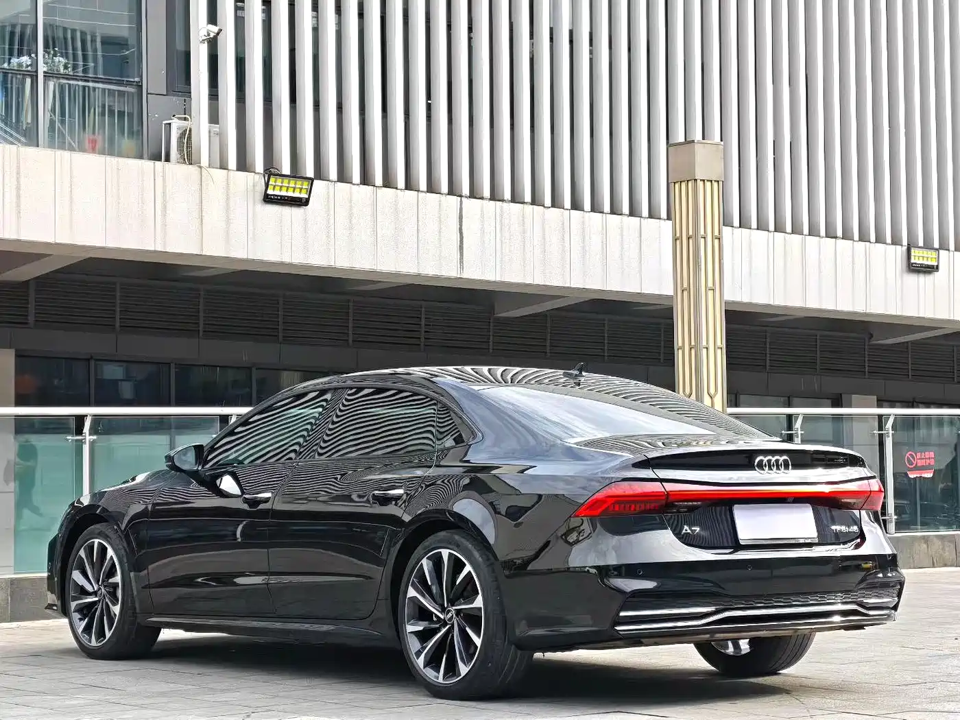 Audi A7L 2022 45 TFSI S-line Dream Builder Crystal Package фото 9