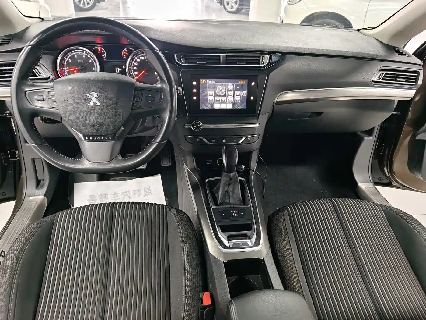 Peugeot 408 2014 1.8L Automatic Luxury Edition фото 7