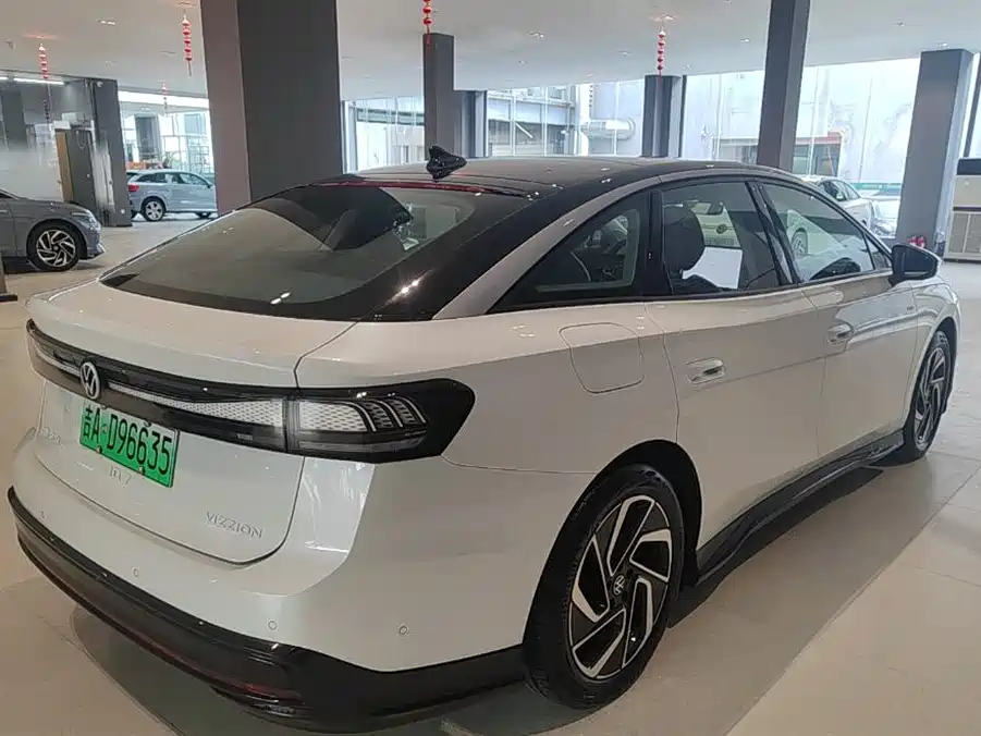 VOLKSWAGEN ID.7 VIZZION