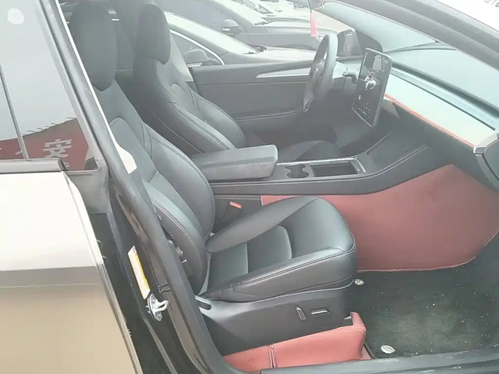 Photo 25 - Tesla Model Y