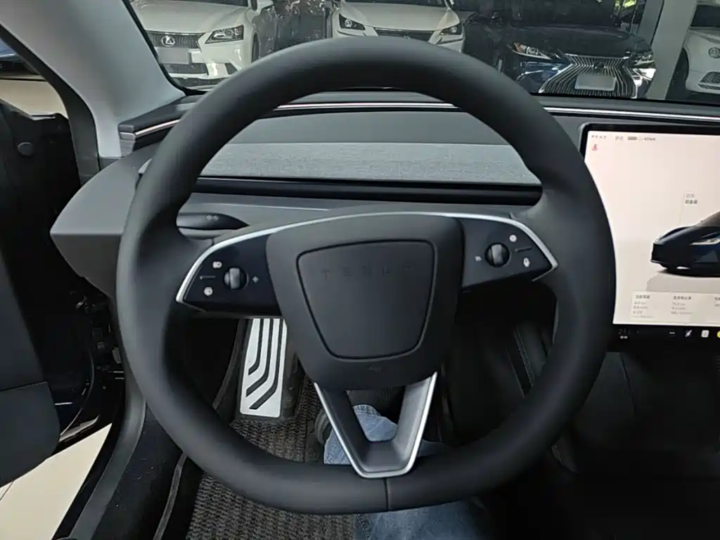 Tesla Model 3 2026 2025 Model Year Facelift Rear-Wheel Drive