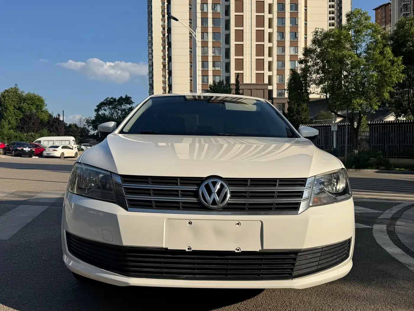 Volkswagen Lavida 2015 1.6L Automatic Trend Edition фото 2