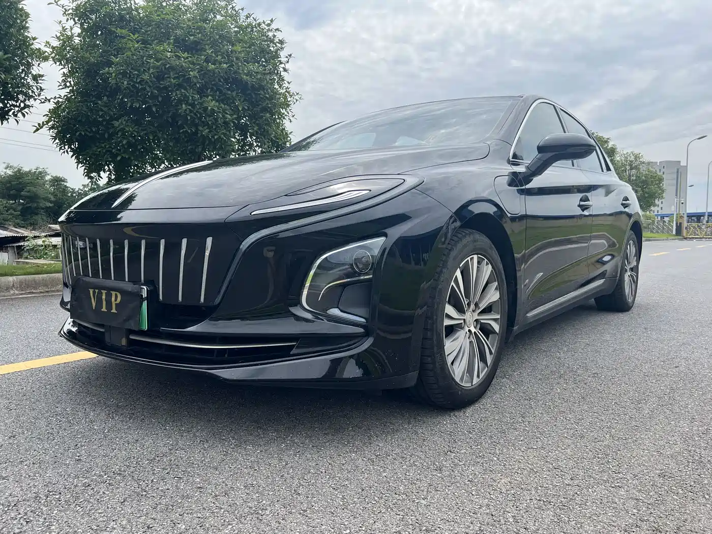 Hongqi E-QM5 2022 431km Charging Enjoyment Edition