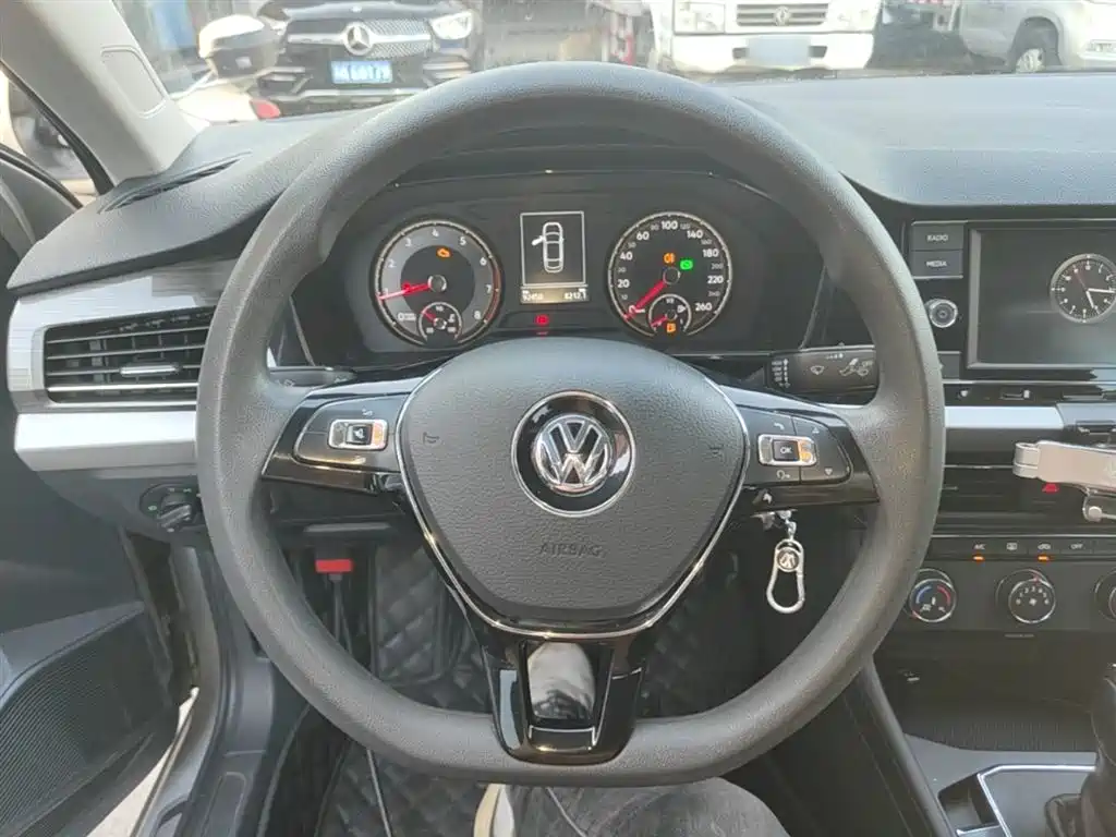 Volkswagen Lavida 2019 1.5L Automatic Comfort Edition China VI фото 11