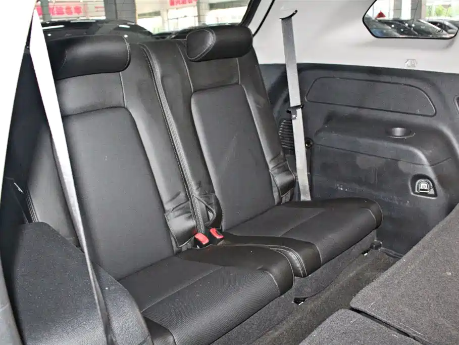 Chevrolet Captiva 2017 2.4L 4WD Flagship Edition 7-Seater фото 14