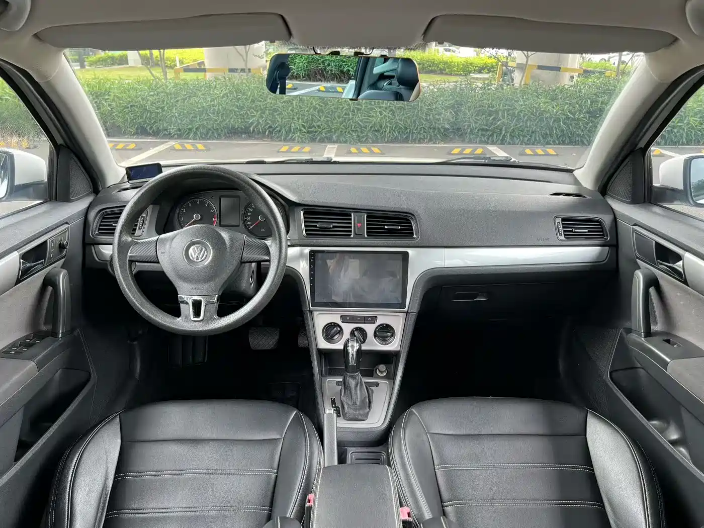 Volkswagen Lavida Tour 2013 1.6L Automatic Trend Style фото 8