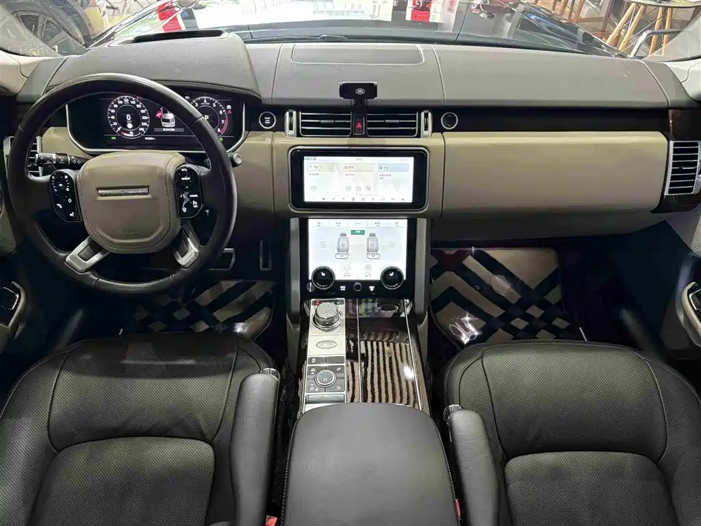 Land Rover Range Rover 2020 3.0 L6 Heritage Edition фото 11