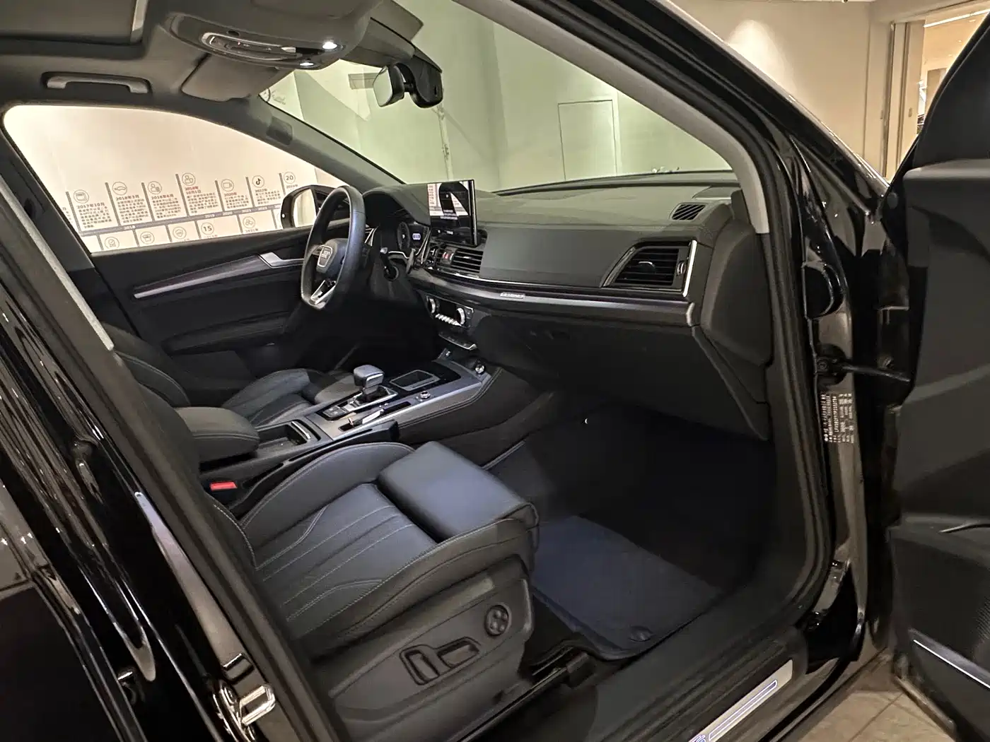 Audi Q5L 2022 45T Luxury Dynamic фото 8