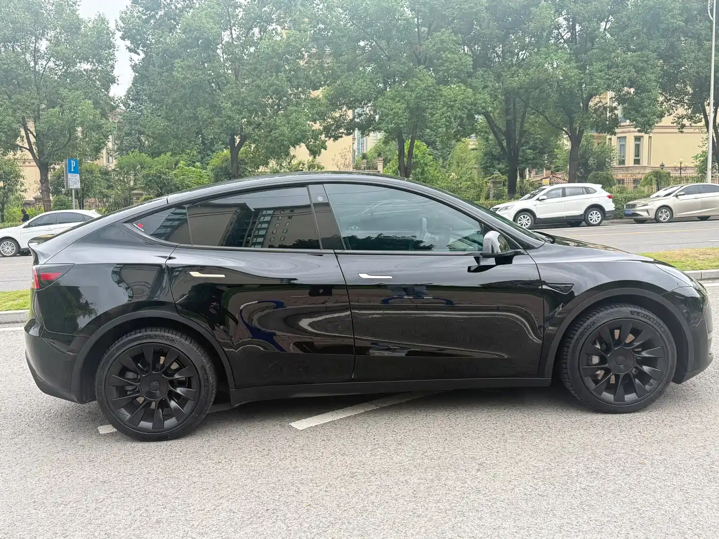 Фото 18 - Tesla Model Y