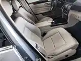 Фото 25 - Mercedes-Benz E-Class