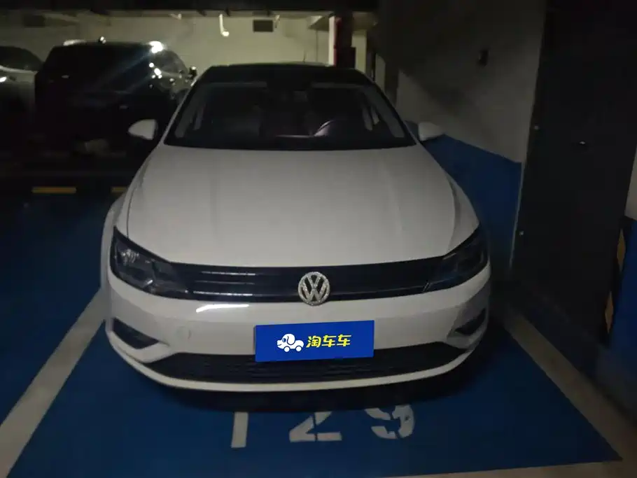 Volkswagen Lamando 2017 230TSI DSG Trend Edition фото 2