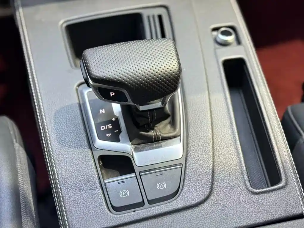 Photo 21 - Audi Q5L