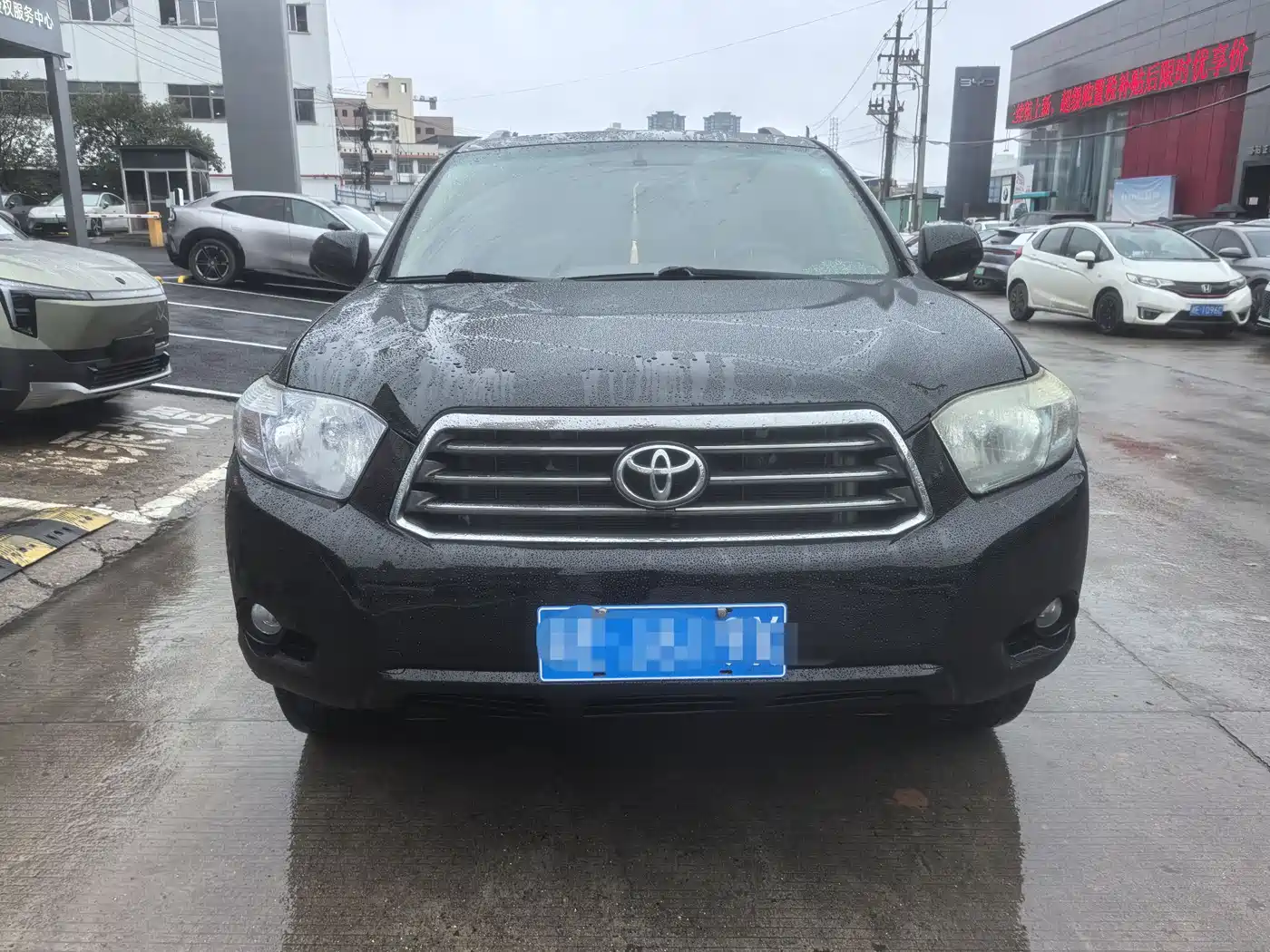 Toyota Highlander 2011 2.7L 2WD 7-seat Luxury фото 2