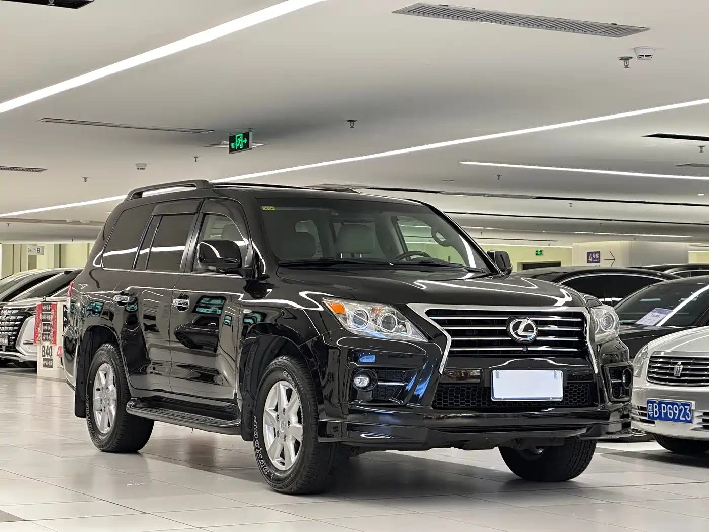 Lexus LX 2009 570 фото 3