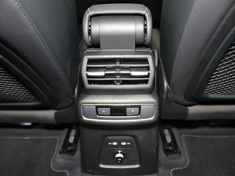 Audi Q4 e-tron 2024 40 e-tron Creation Edition фото 10