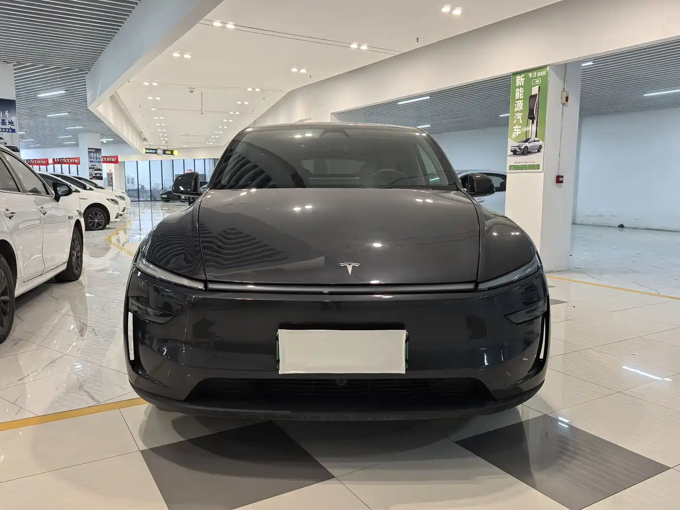 TESLA MODEL Y