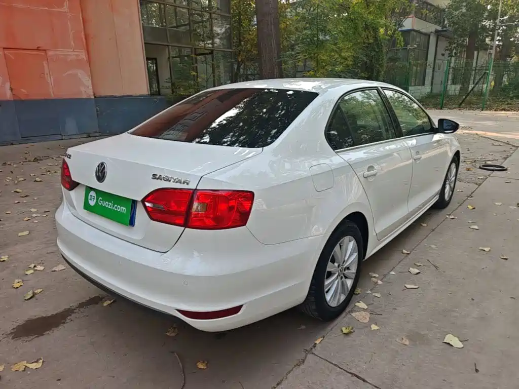 Фото 7 - Volkswagen Sagitar