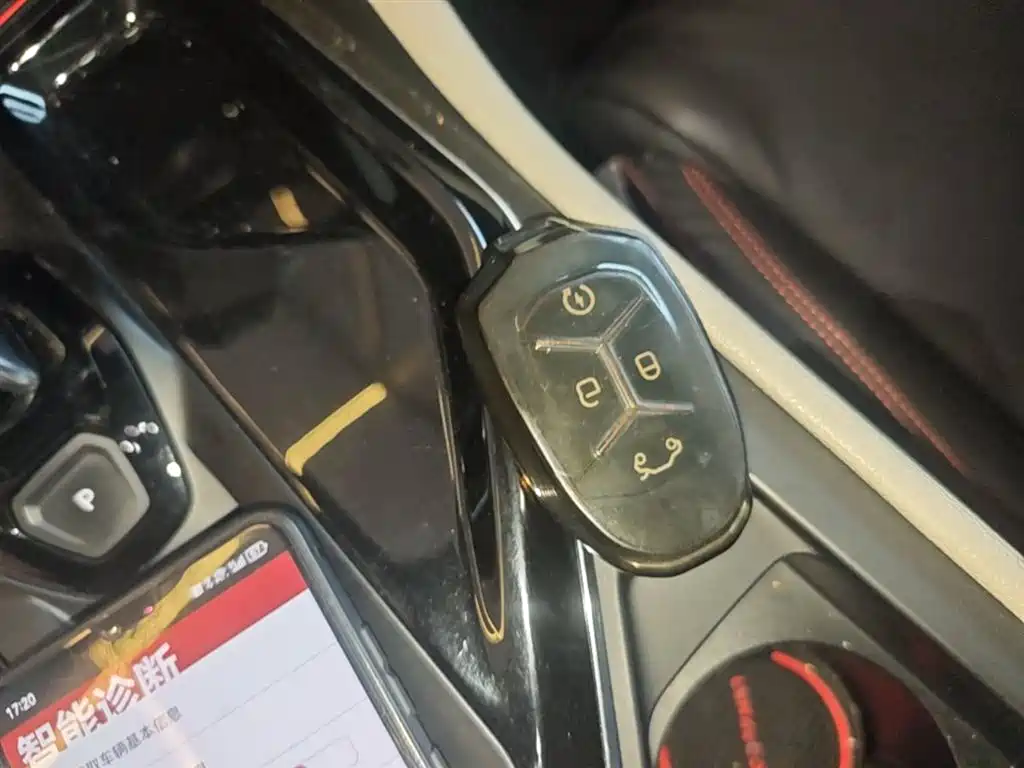 Lynk & Co 02 2018 Model 1.5T DCT 2WD Yao Pro Edition China V фото 9