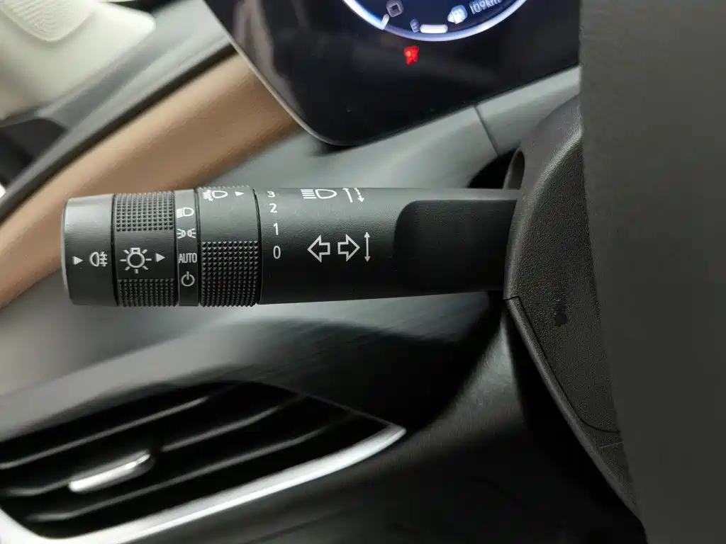Photo 21 - Buick Verano