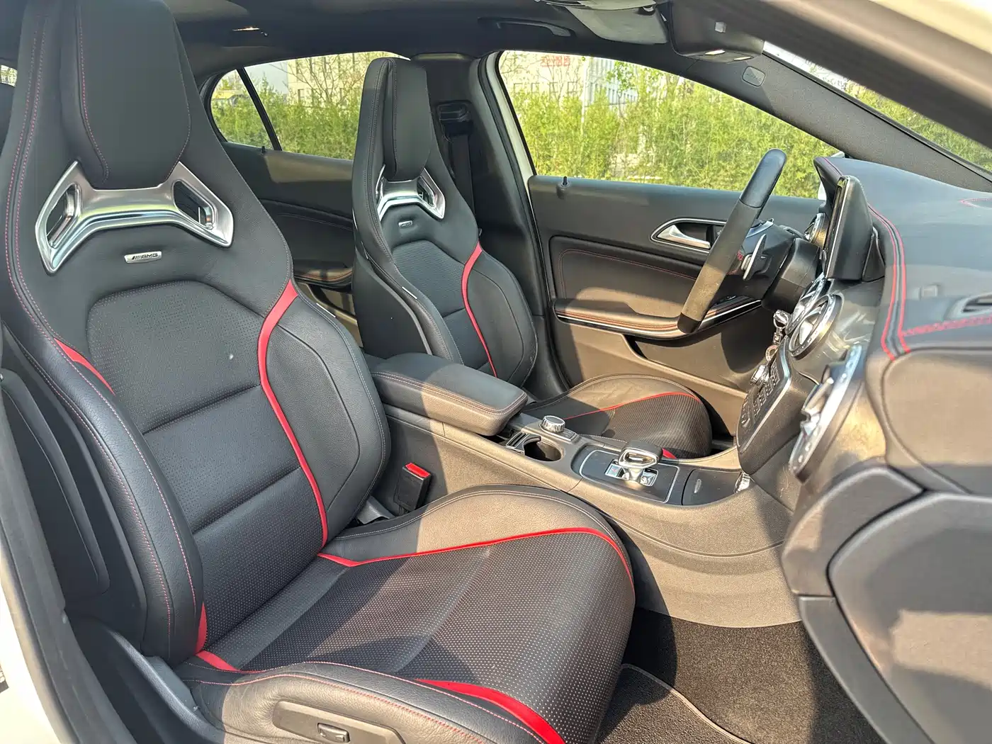 Mercedes-Benz GLA AMG 2015 AMG GLA 45 4MATIC фото 40