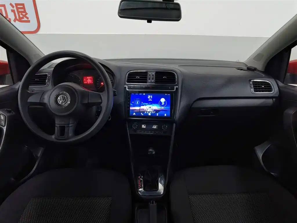 Volkswagen Polo 2011 1.4L Automatic Style Edition фото 5