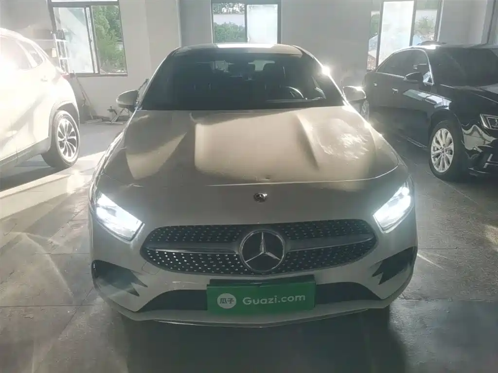 Mercedes-Benz A-Class 2019 A 180 L Sport Sedan фото 3