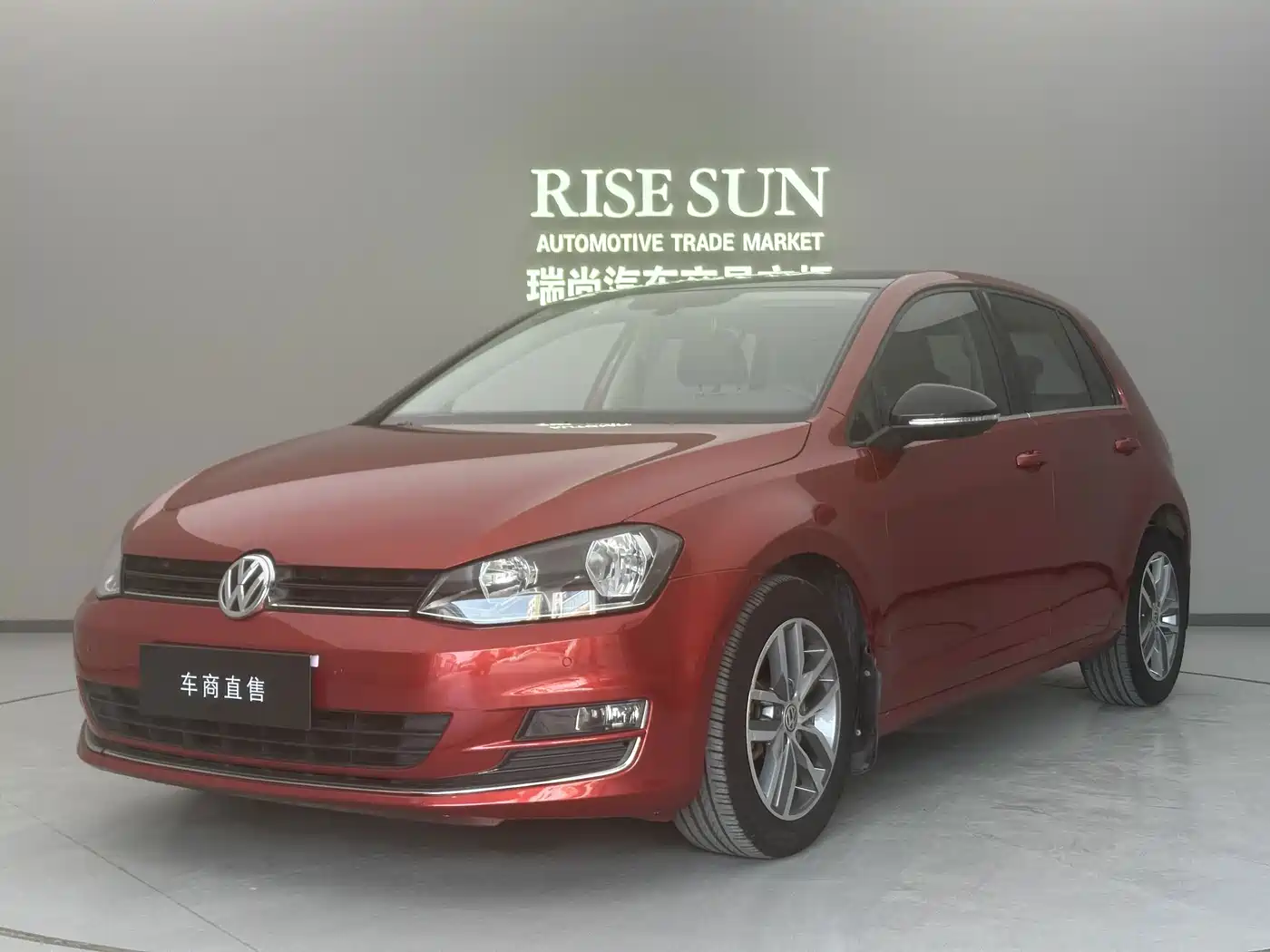 Фото 1 - Volkswagen Golf
