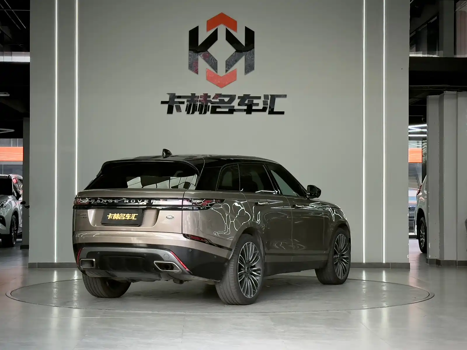 Фото 6 - Land Rover Range Rover Velar