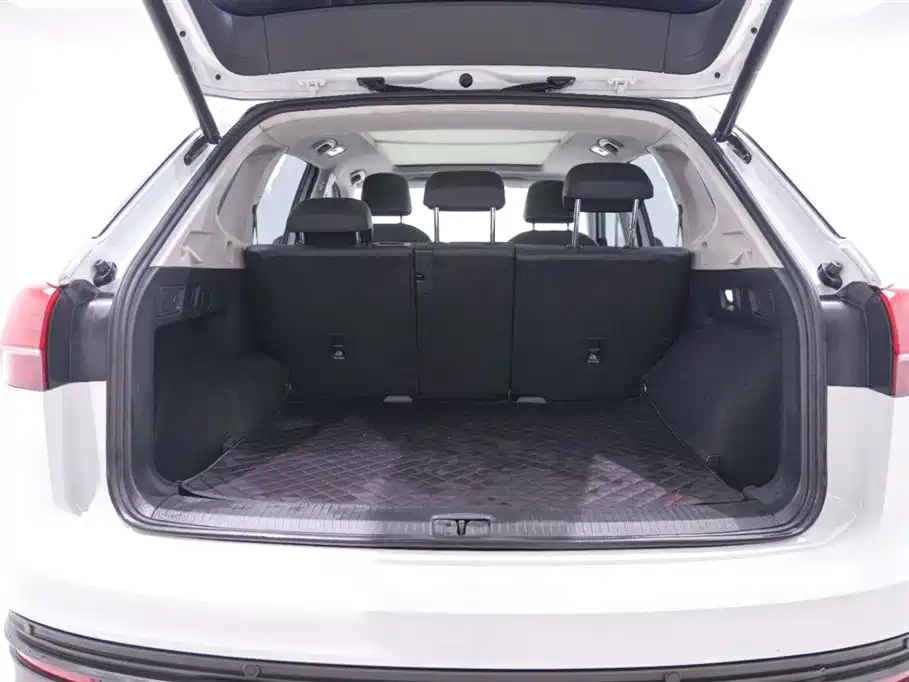 Volkswagen Tayron 2022 280TSI 2WD Luxury Smart Connect Edition фото 14