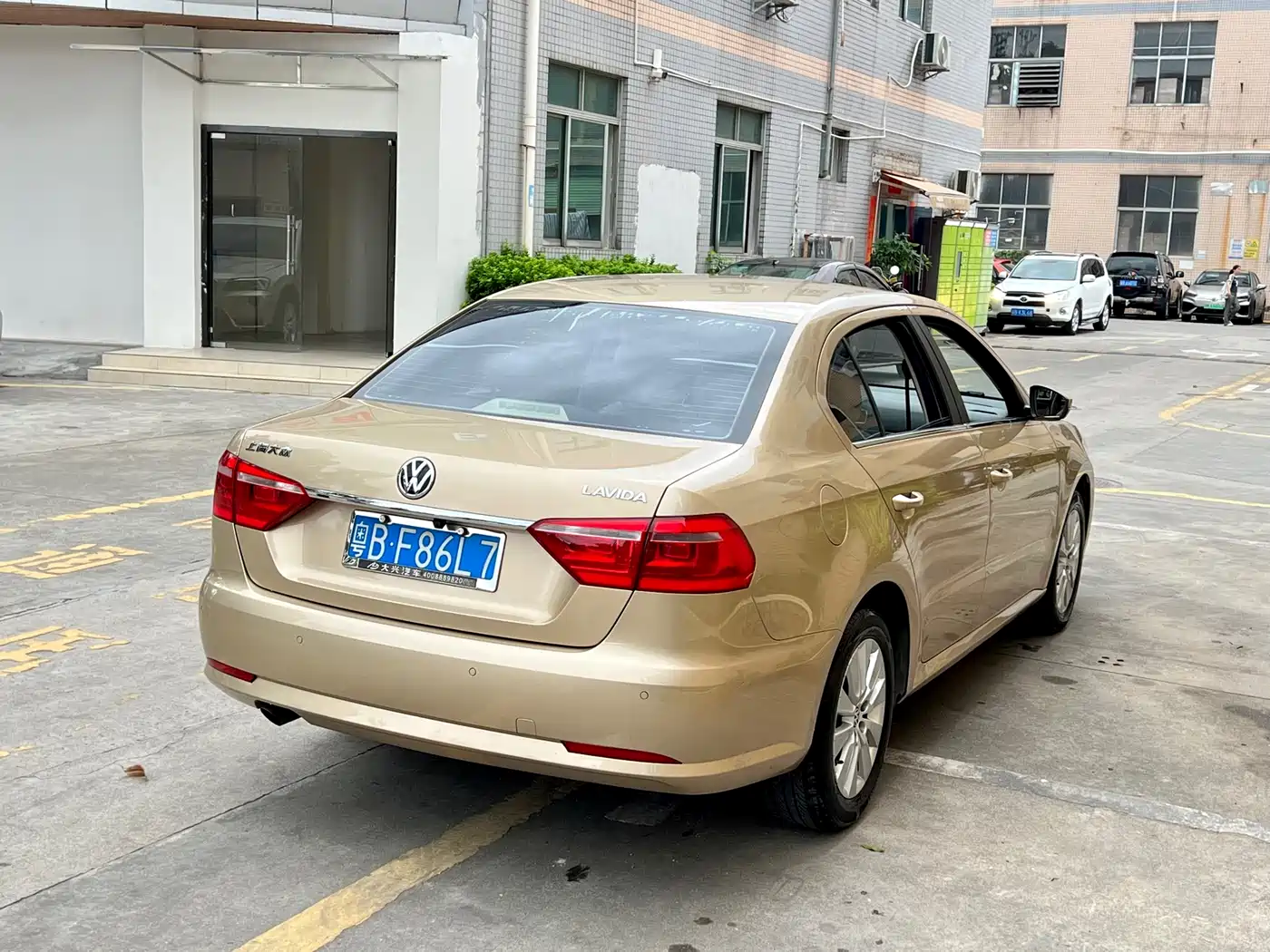Volkswagen Lavida 2013 Facelift Classic 1.6L Automatic Comfort фото 6