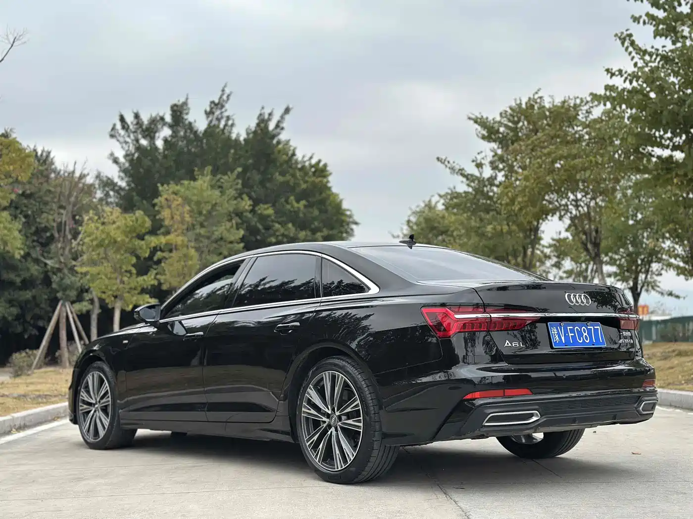 Фото 3 - Audi A6L